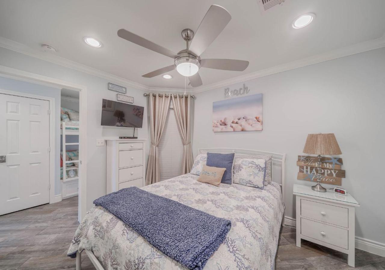 Ocean View Luxury Steps To Beach Galveston Exteriör bild